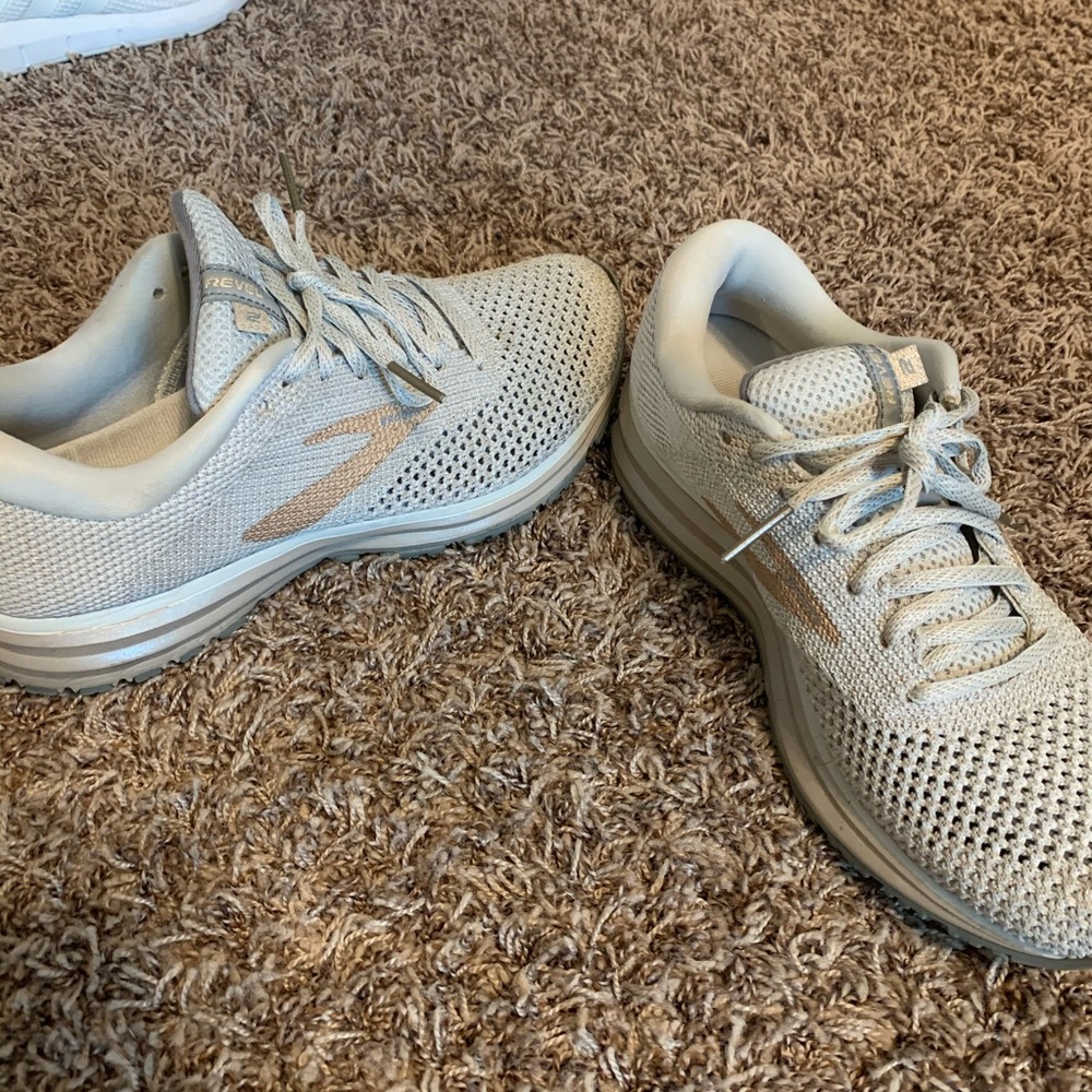 Revel 2 Brooks Running